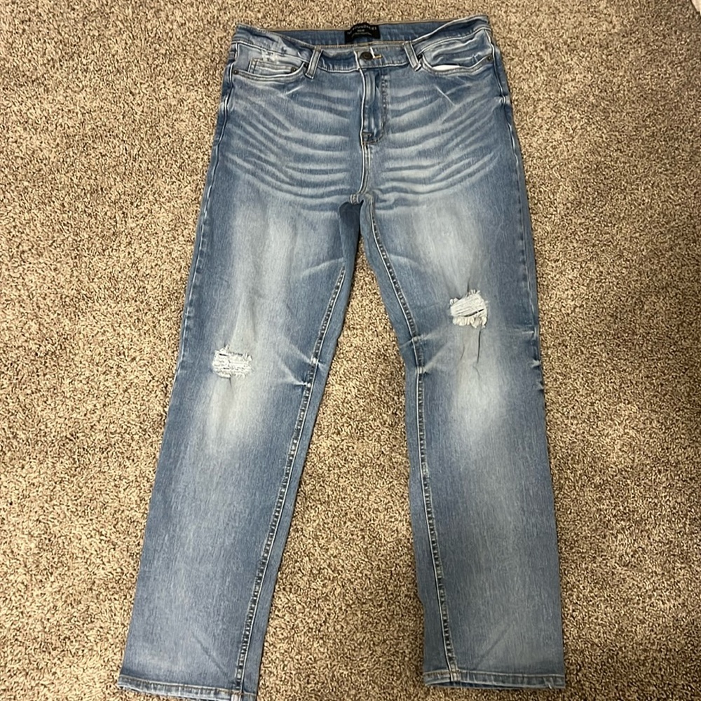 No Boundaries men light wash jeans